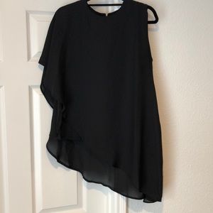 Black asymmetrical flowing tank